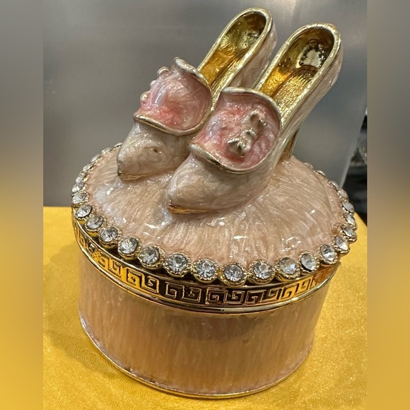 High Heel Shoes Trinket Holder w/Gold Box Gold Greco, Pink Enamel & Crystals NIB - Picture 1 of 5